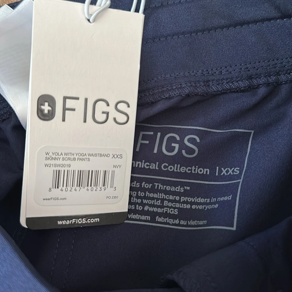 Figs Yola Skinny Scrub Pants - Picture 8 of 8